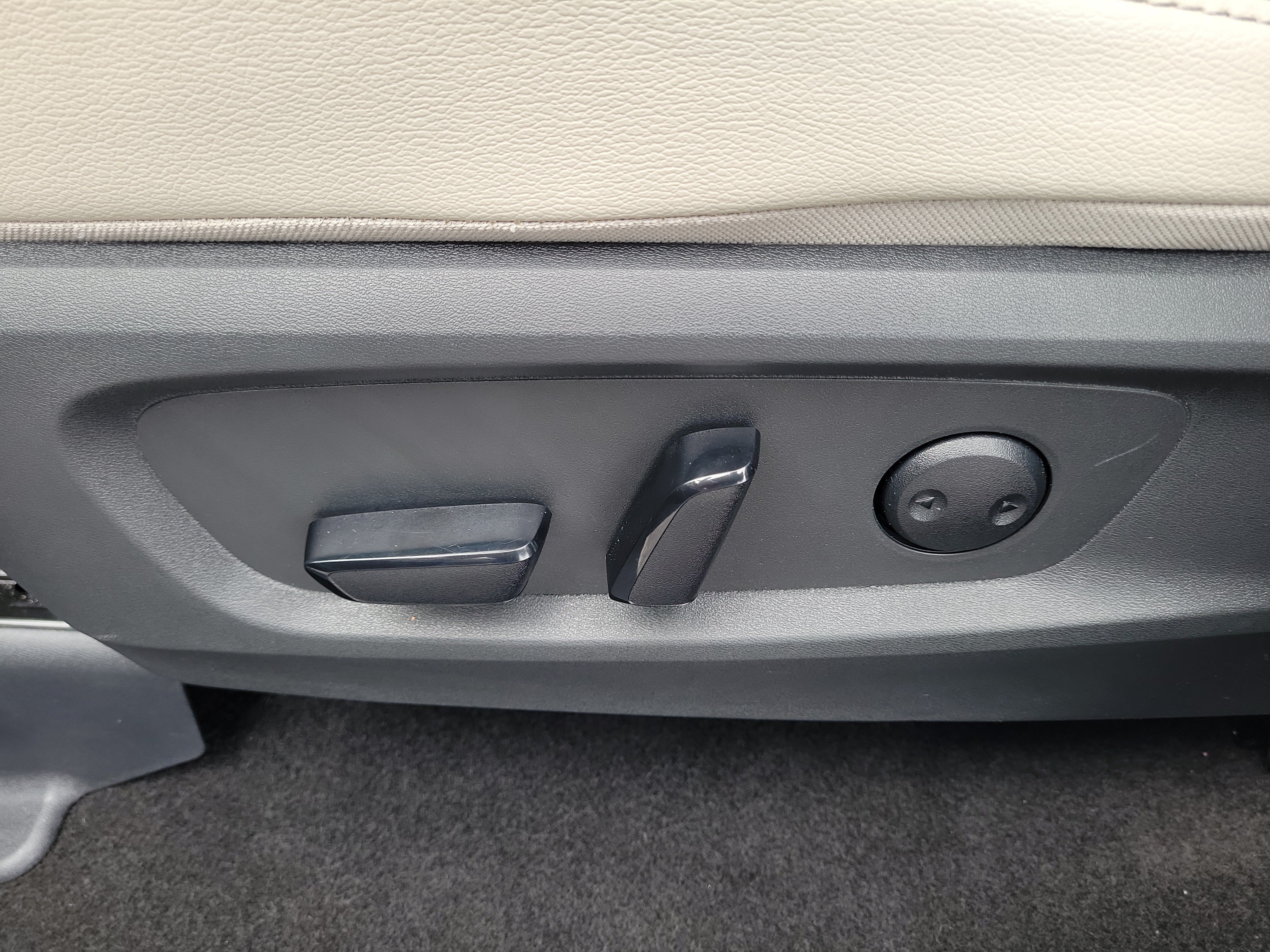 Certified 2024 Nissan Pathfinder SL w/ SL Premium Package FWD image 14