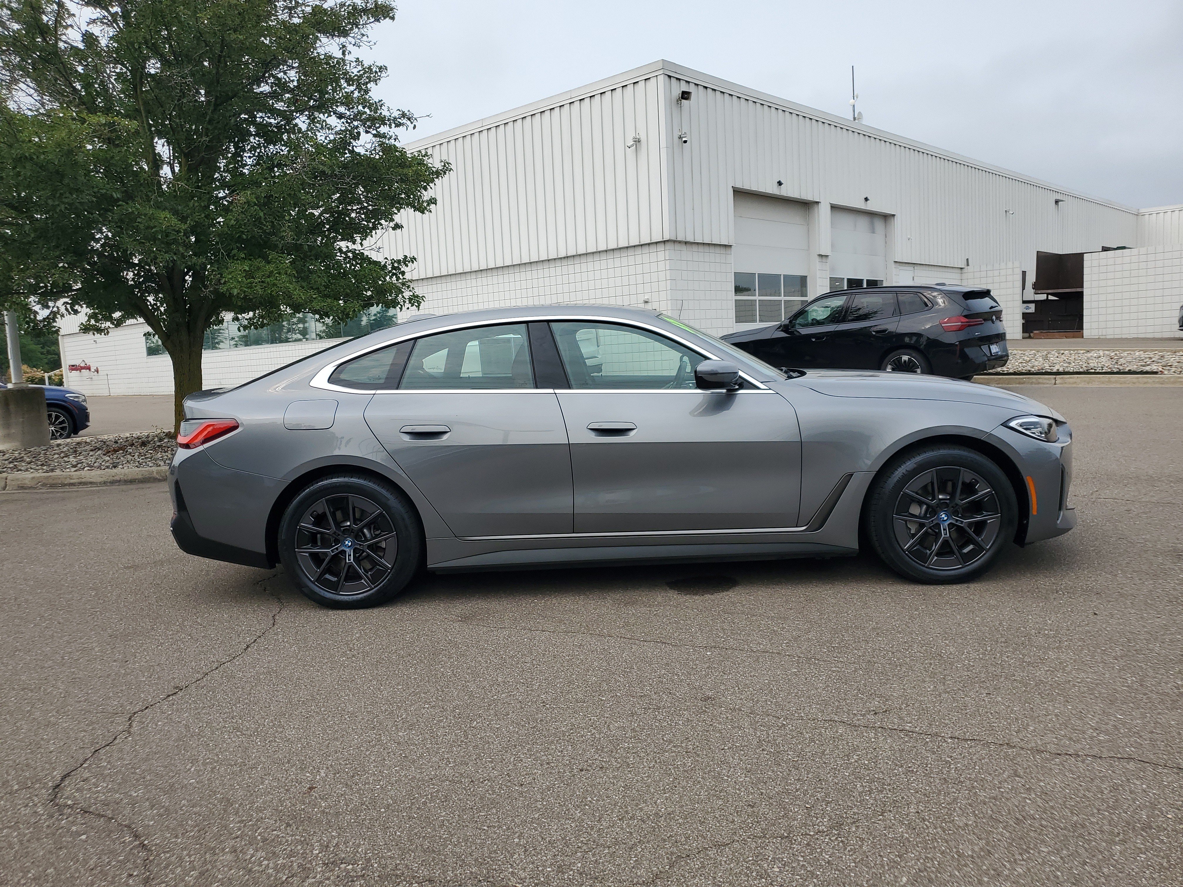 Used 2023 BMW i4 eDrive35 w/ Premium Package RWD image 6