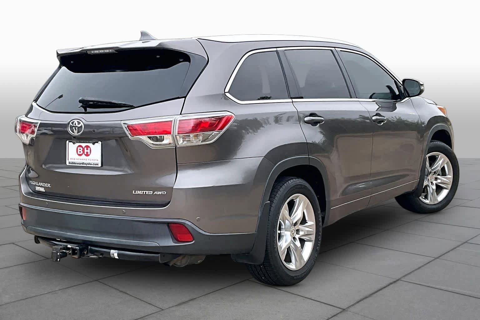 Used 2014 Toyota Highlander Limited Platinum AWD/4WD image 13