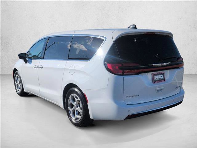 Used 2024 Chrysler Pacifica Limited image 8