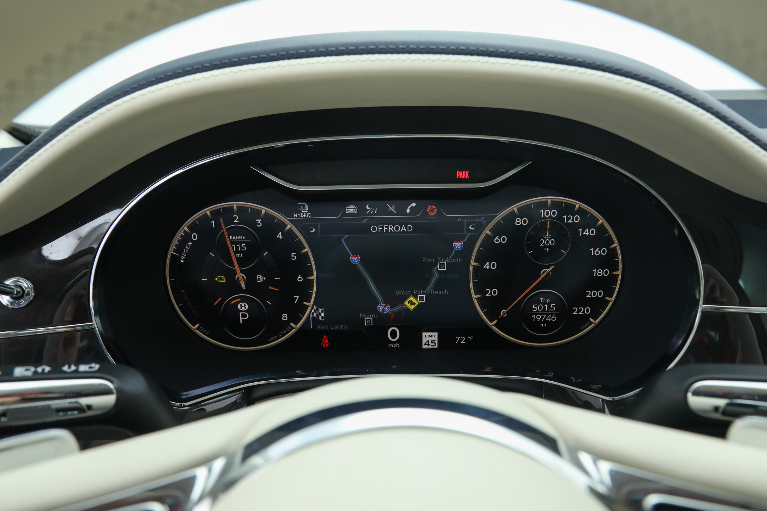 Used 2022 Bentley Flying Spur Plug-In Hybrid AWD/4WD image 28