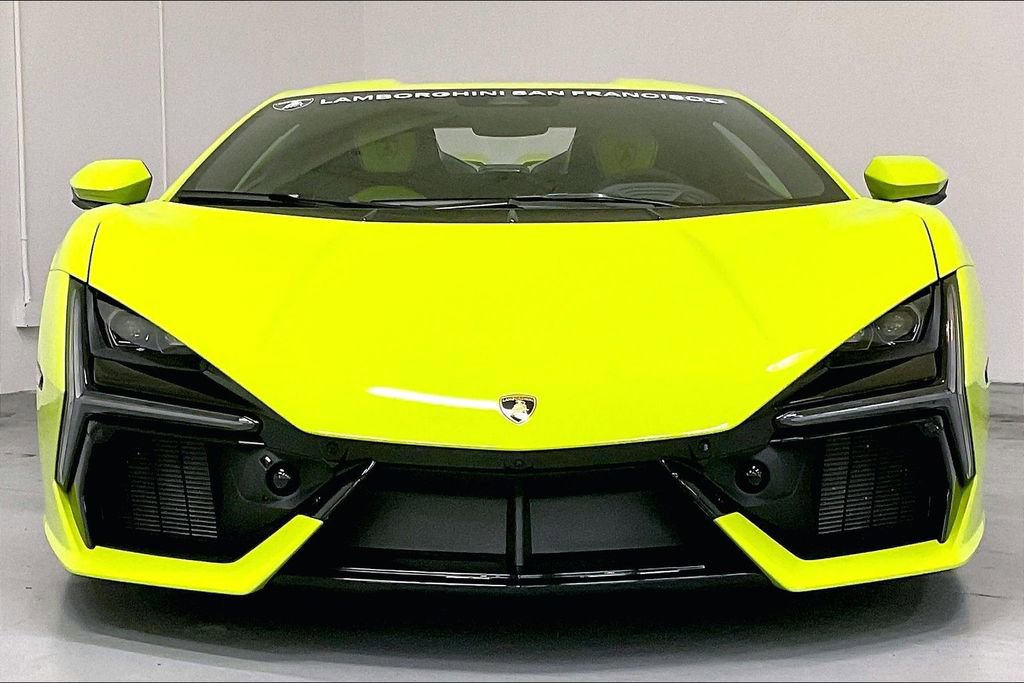 Used 2025 Lamborghini Revuelto image 2