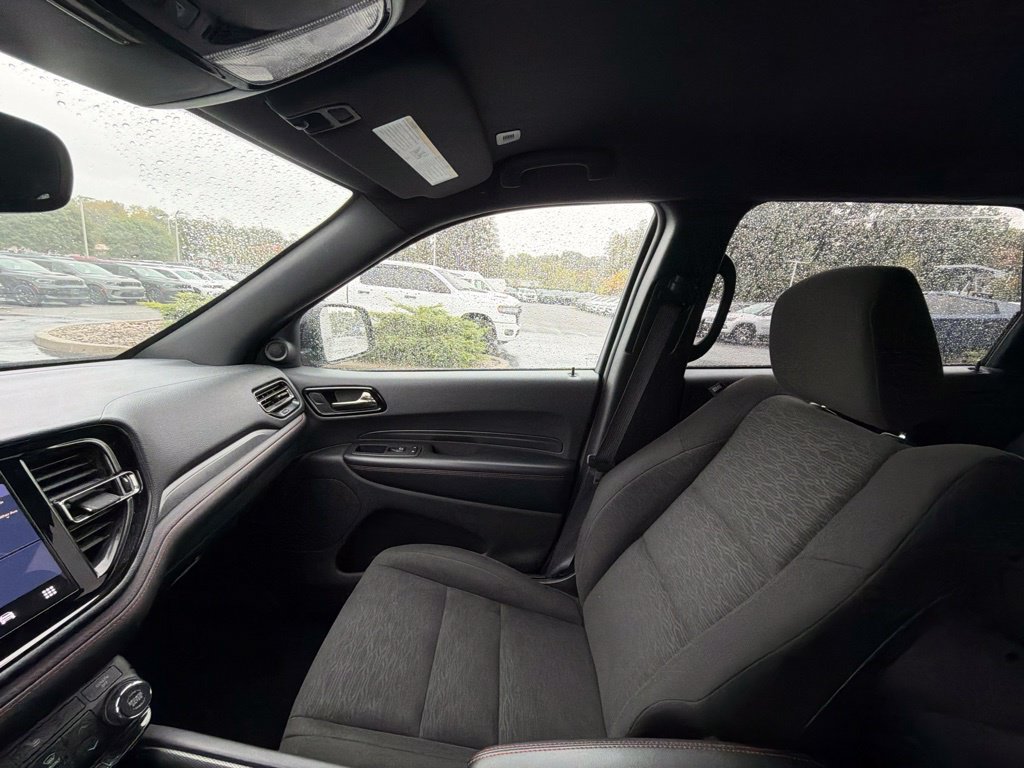 Used 2025 Dodge Durango GT AWD/4WD image 32