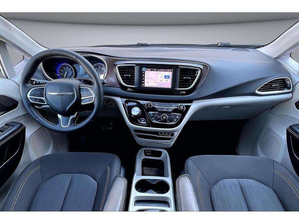 Certified 2024 Chrysler Voyager LX FWD image 10