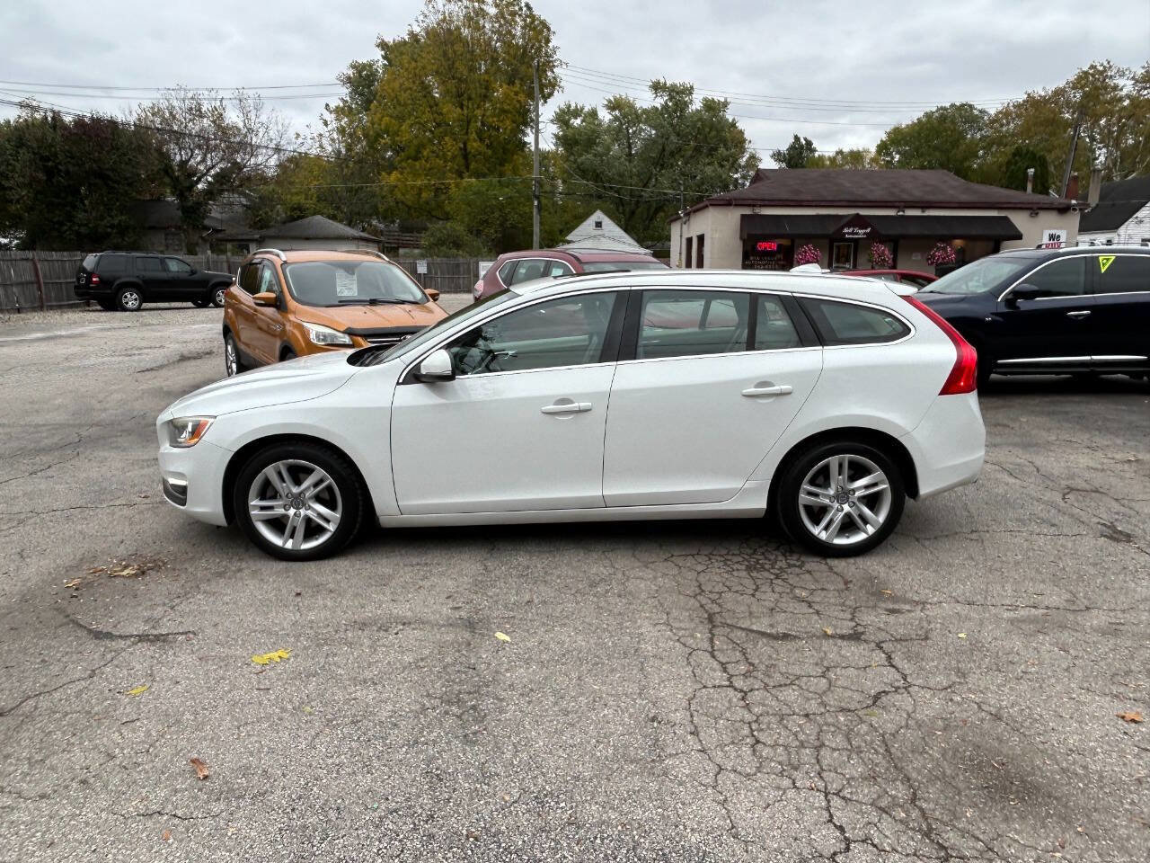 Used 2015 Volvo V60 T5 Premier image 4