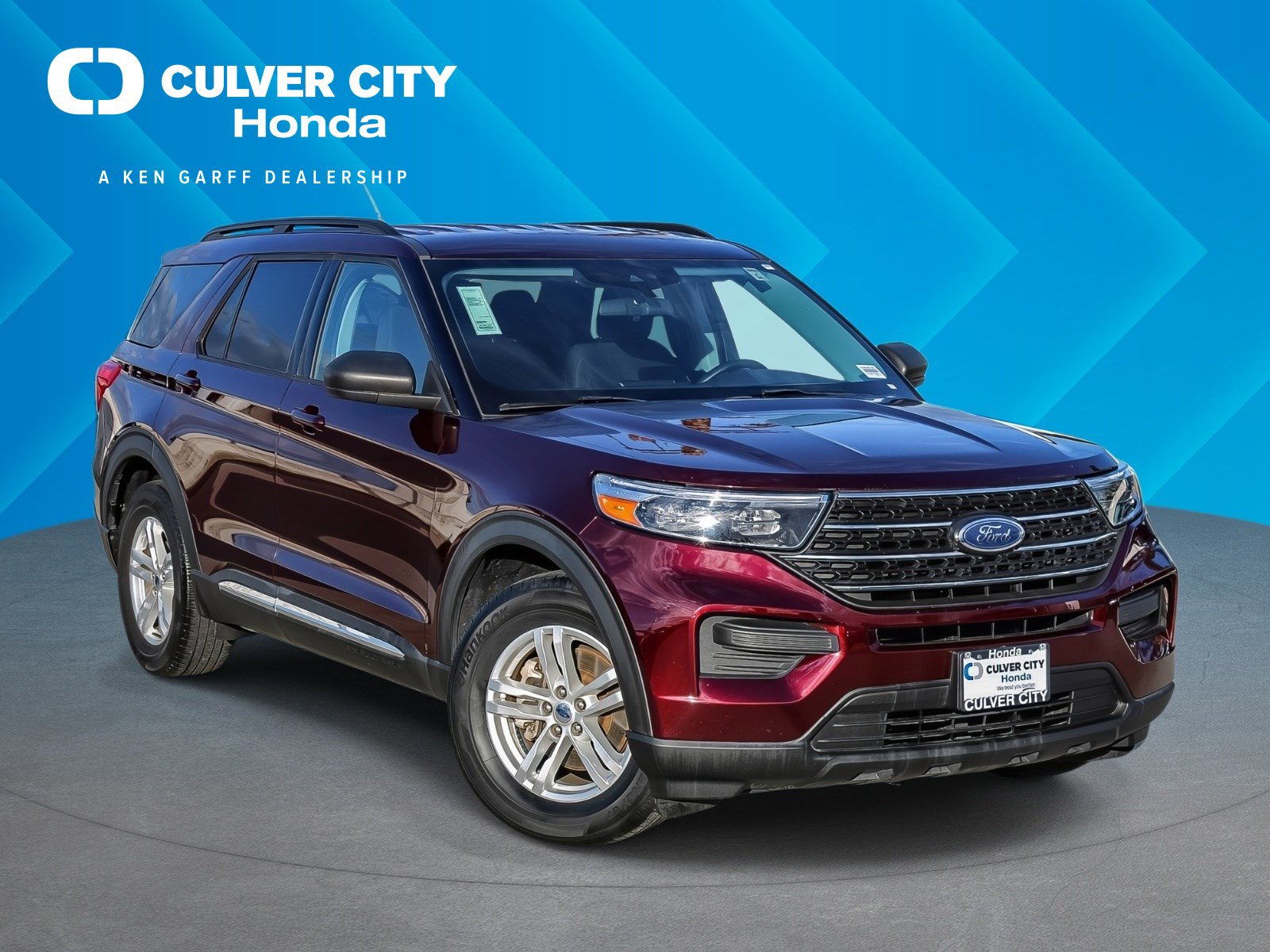 Used 2022 Ford Explorer XLT image 1