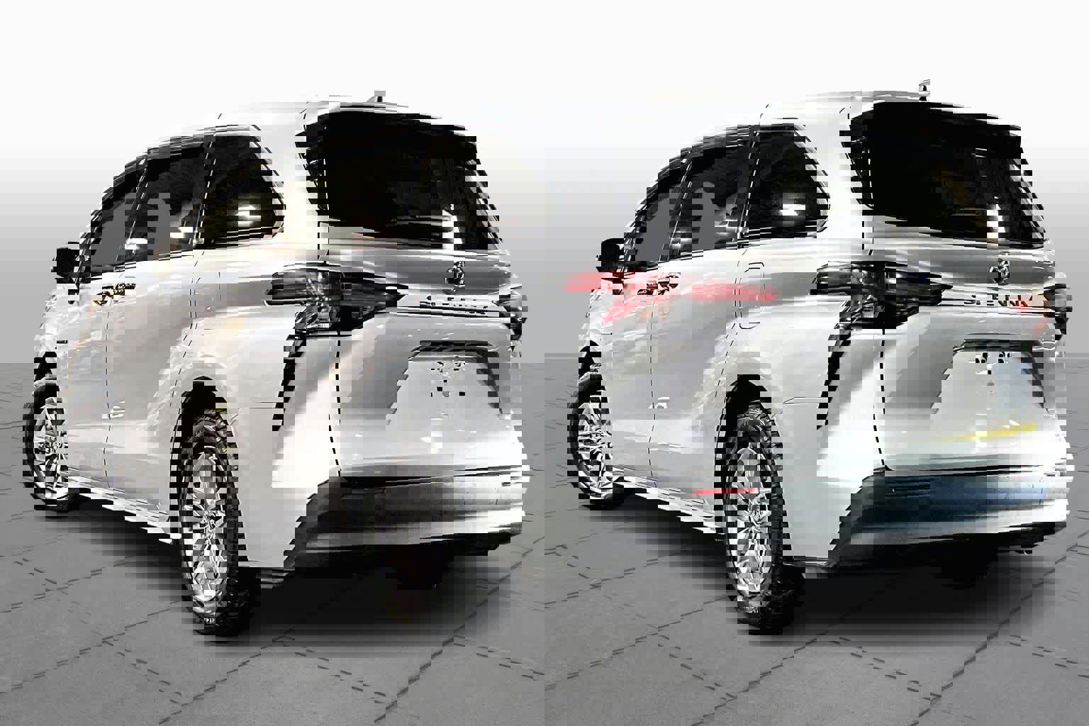 Certified 2022 Toyota Sienna LE image 11