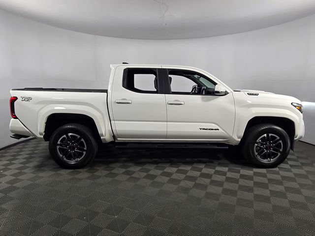 Used 2025 Toyota Tacoma TRD Sport AWD/4WD image 10