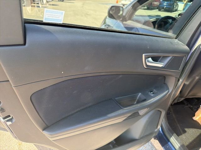 Used 2017 Ford Edge SE image 15
