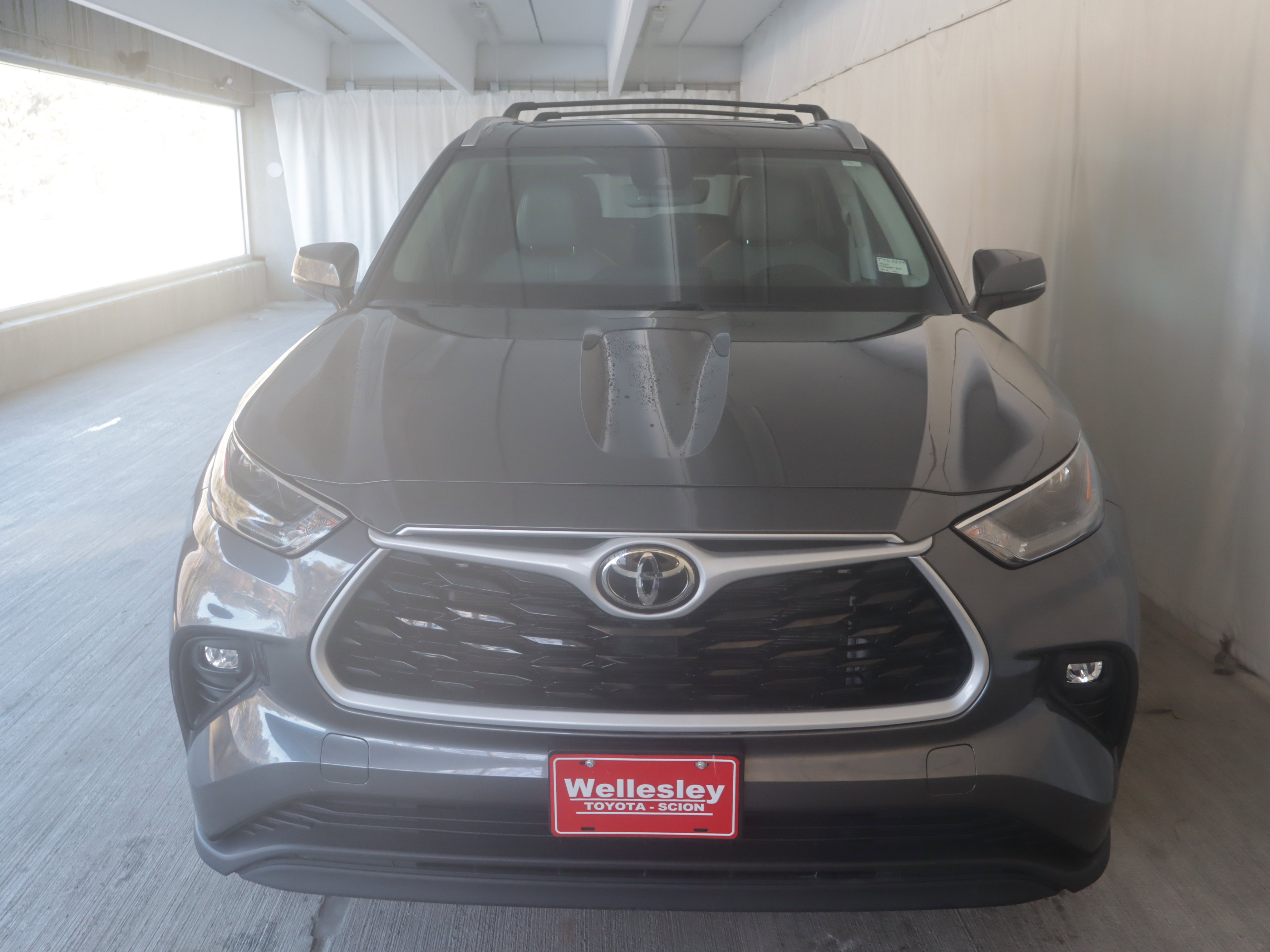 Used 2023 Toyota Highlander XLE image 24