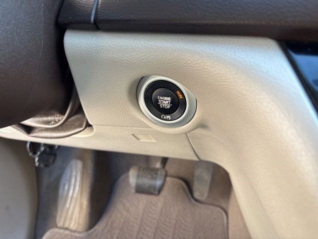 Used 2017 Chrysler Pacifica Touring w/ Tire & Wheel Group FWD image 20