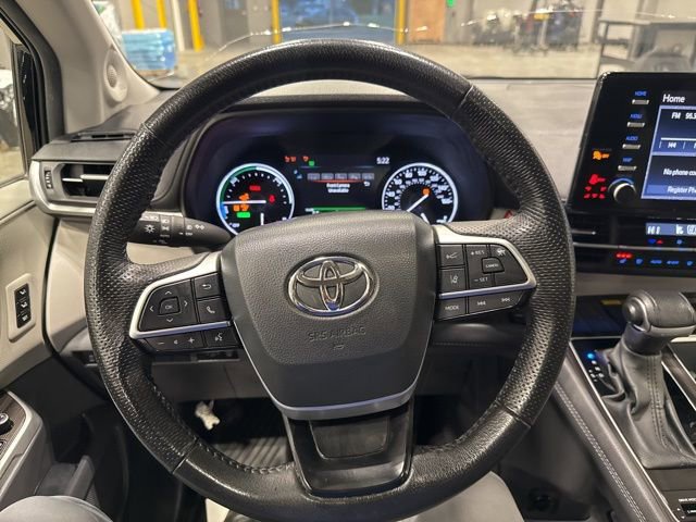 Used 2024 Toyota Sienna Limited AWD/4WD image 14