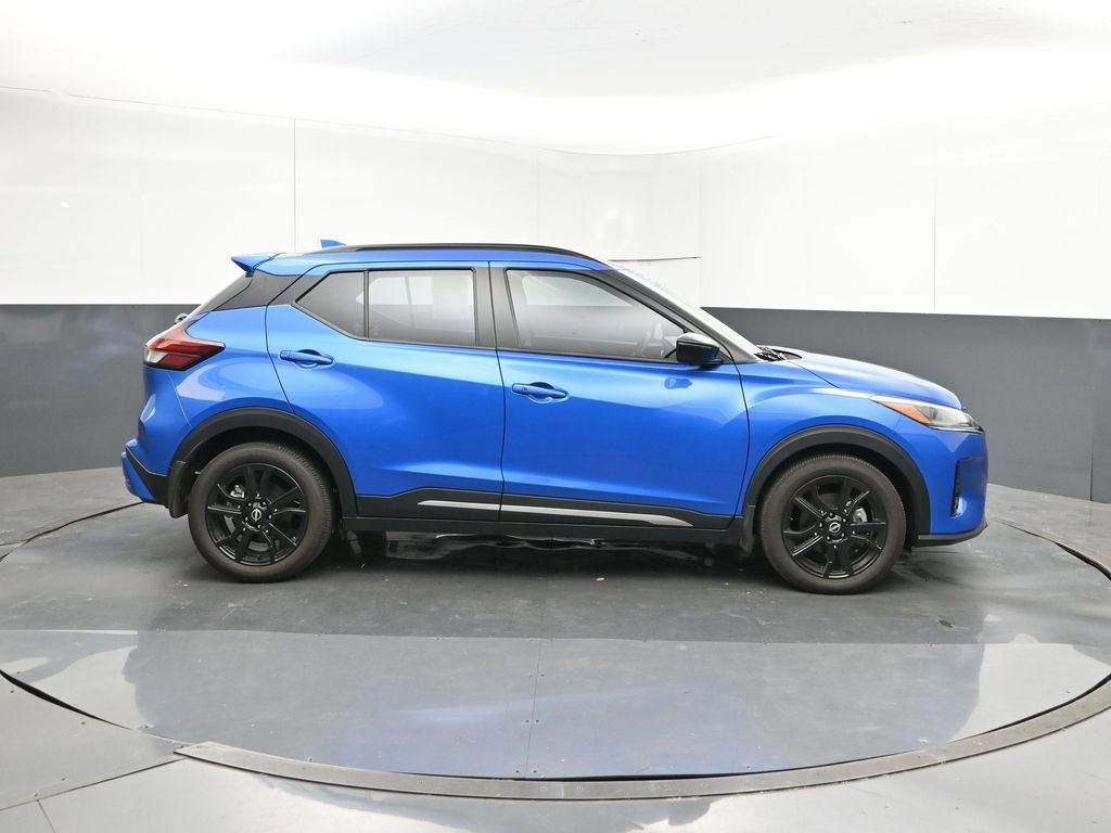 Used 2023 Nissan Kicks SR image 6