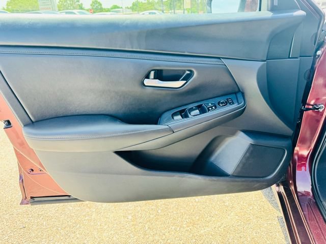 Used 2024 Nissan Sentra SV FWD image 13