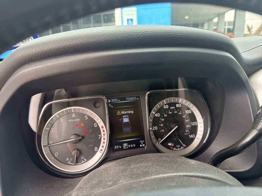 Used 2018 Nissan Titan SV w/ SV Convenience Package AWD/4WD image 12