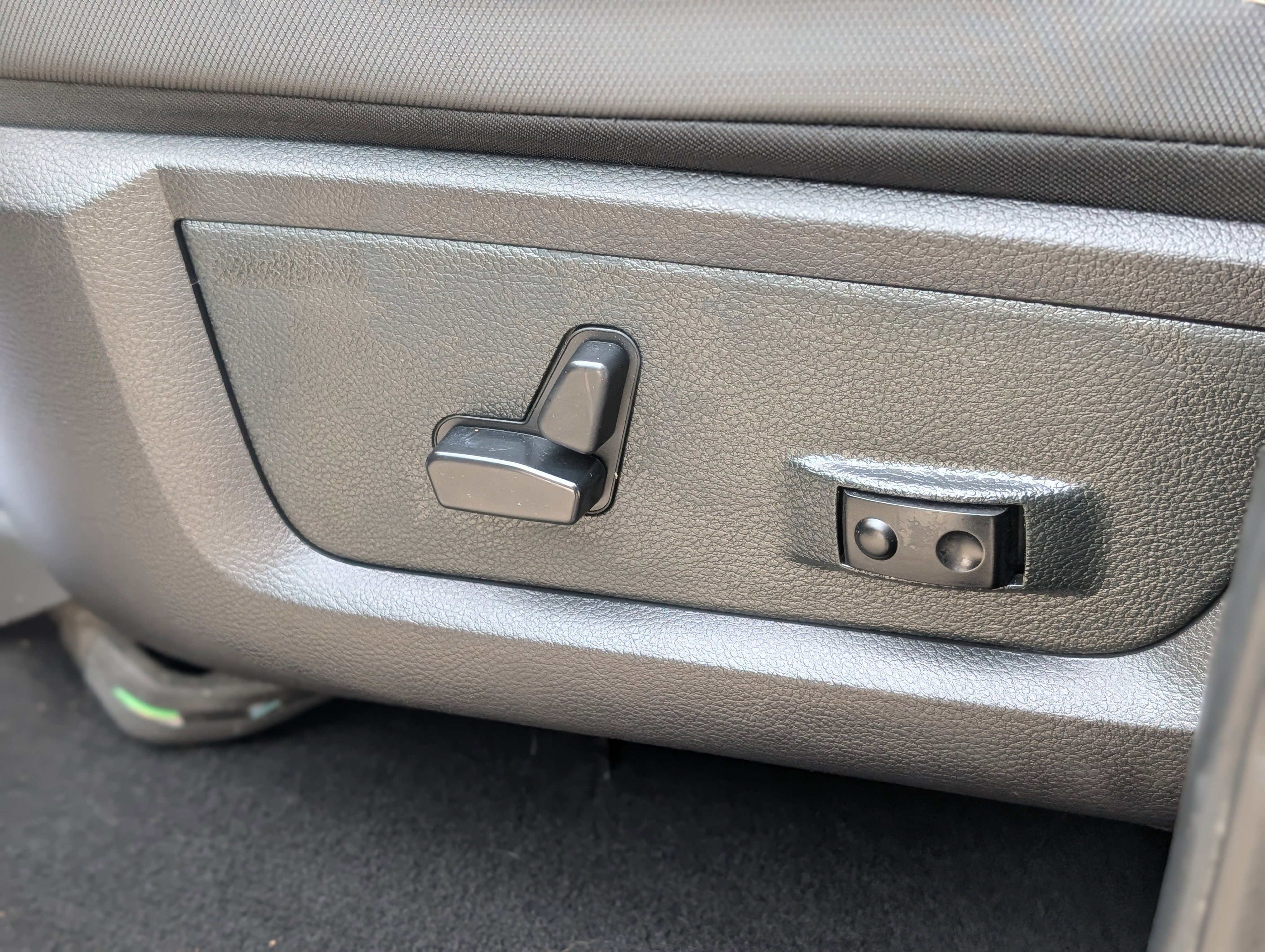 Used 2018 RAM 2500 Power Wagon w/ Luxury Group image 35