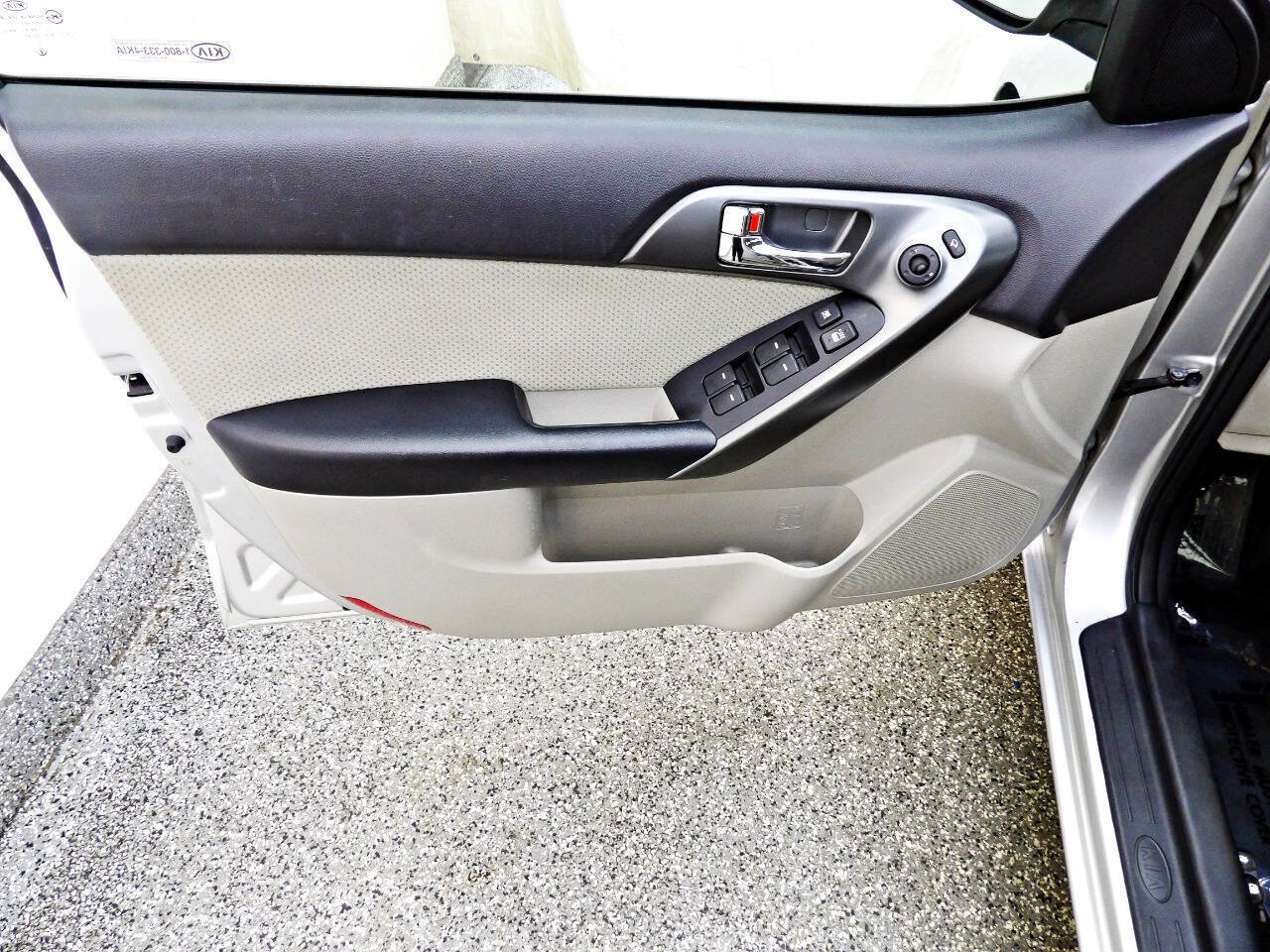 Used 2013 Kia Forte EX FWD image 7
