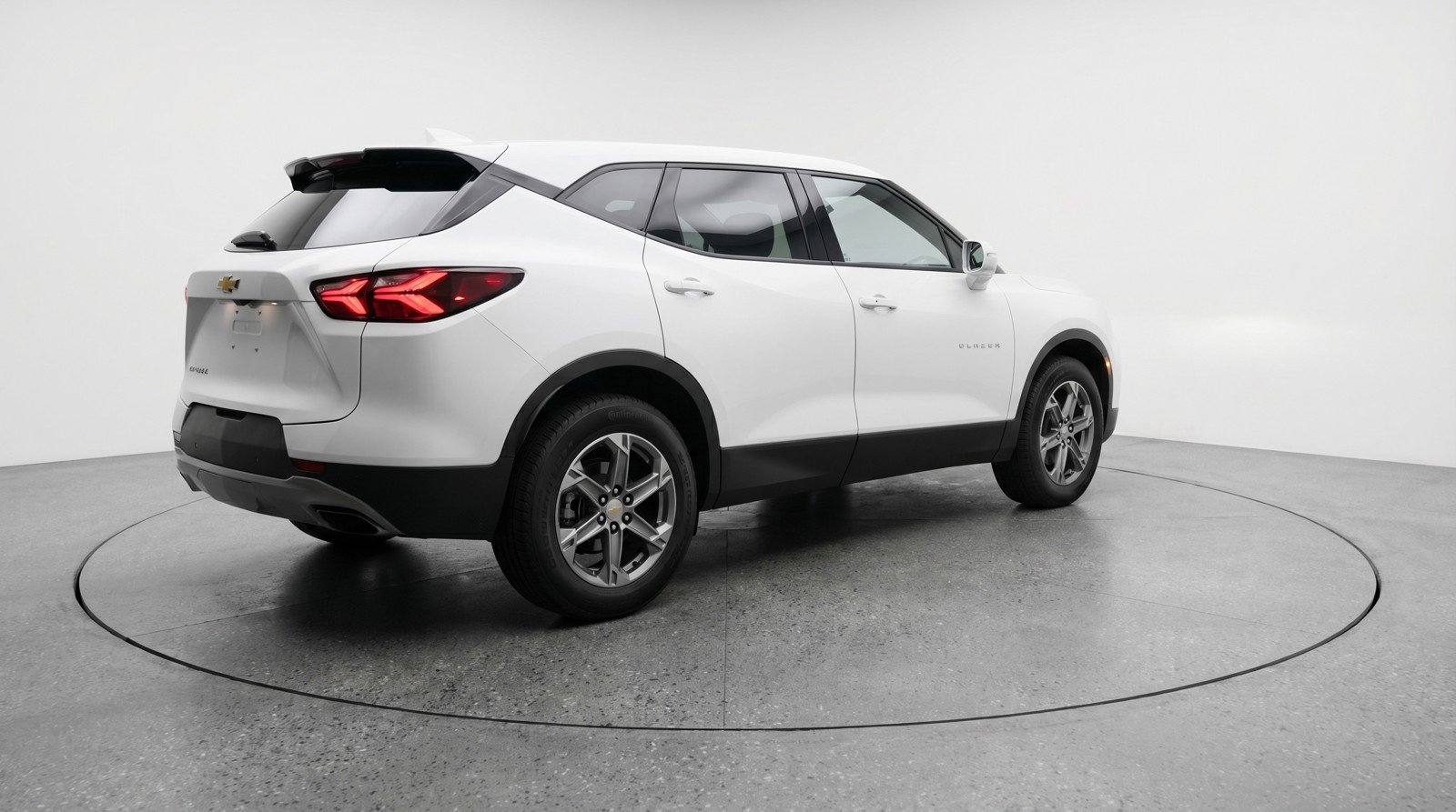 Used 2025 Chevrolet Blazer LT FWD image 9