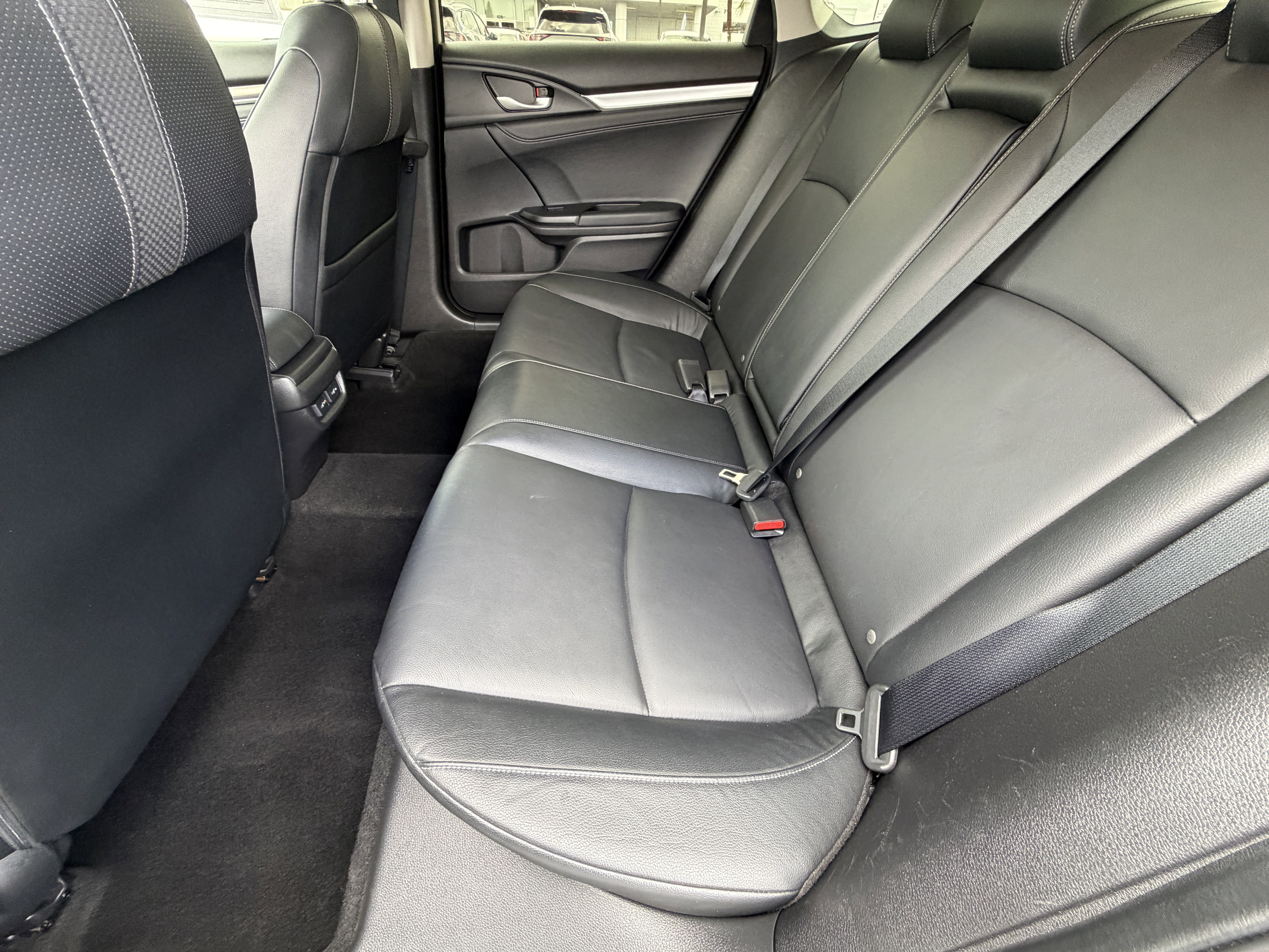Used 2019 Honda Civic Touring image 28