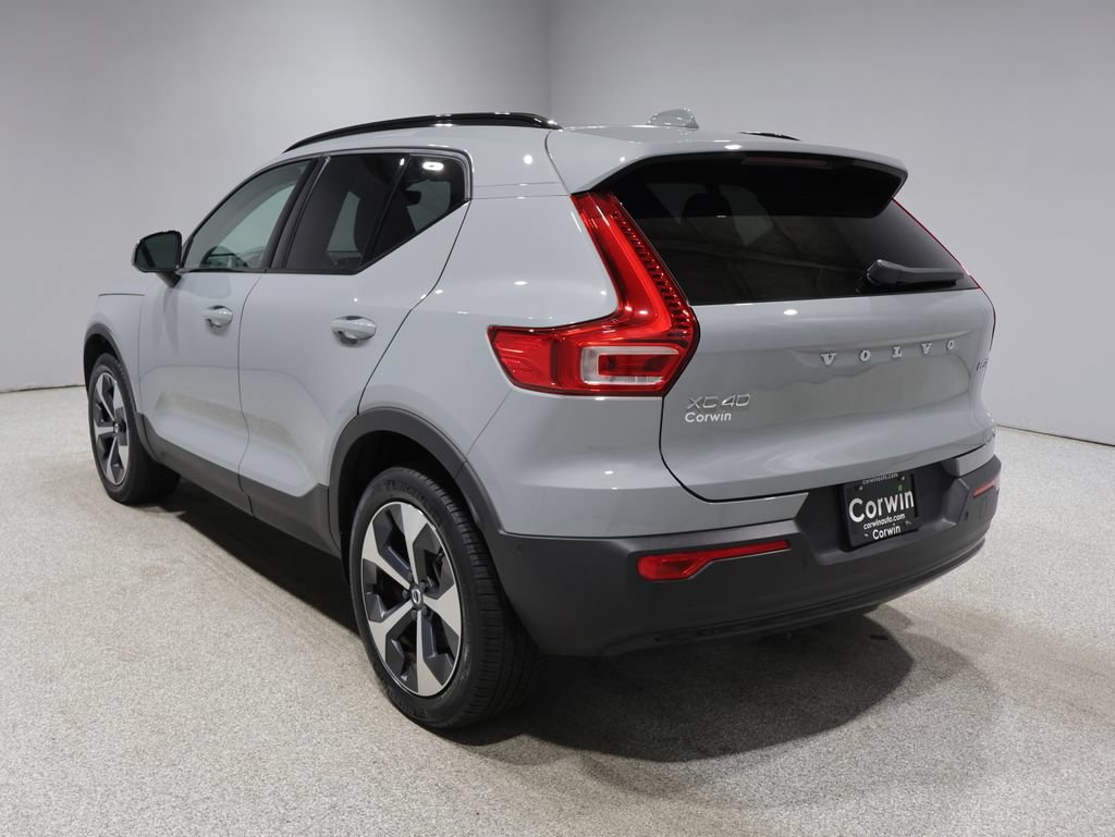 Used 2024 Volvo XC40 B5 Plus AWD/4WD image 5