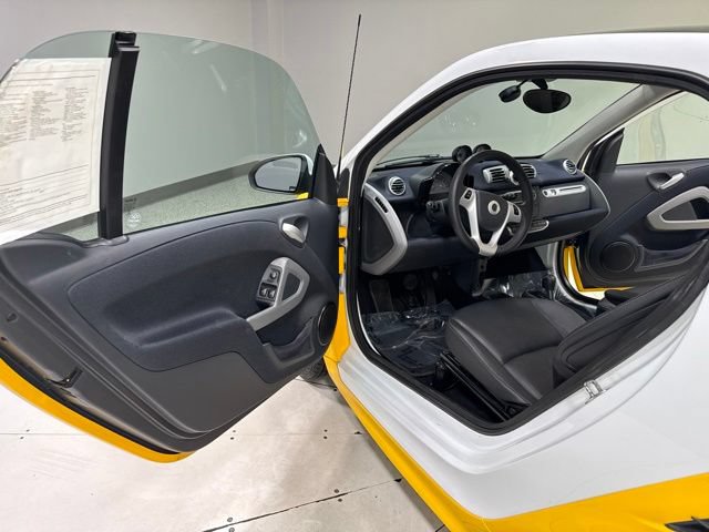 Used 2015 smart fortwo passion w/ Comfort Package RWD image 5