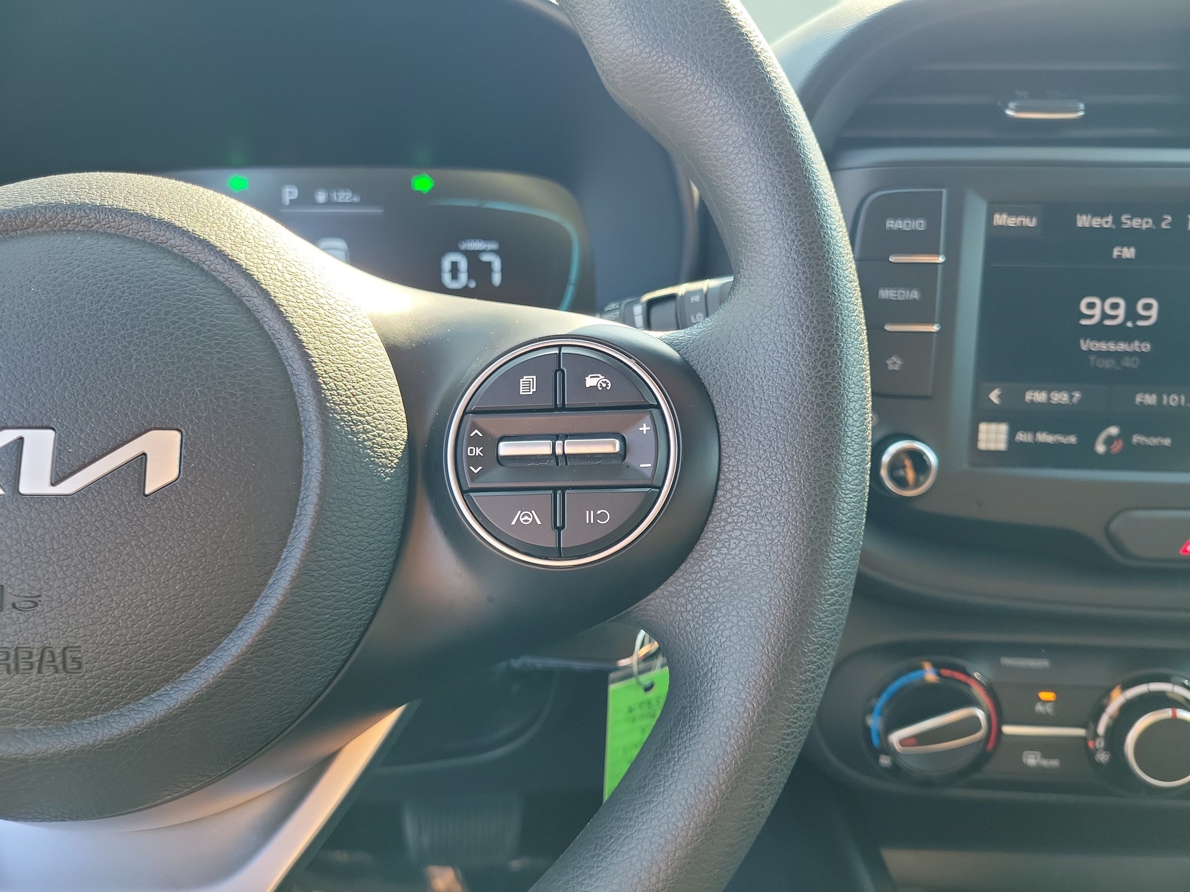 Used 2025 Kia Soul LX FWD image 23