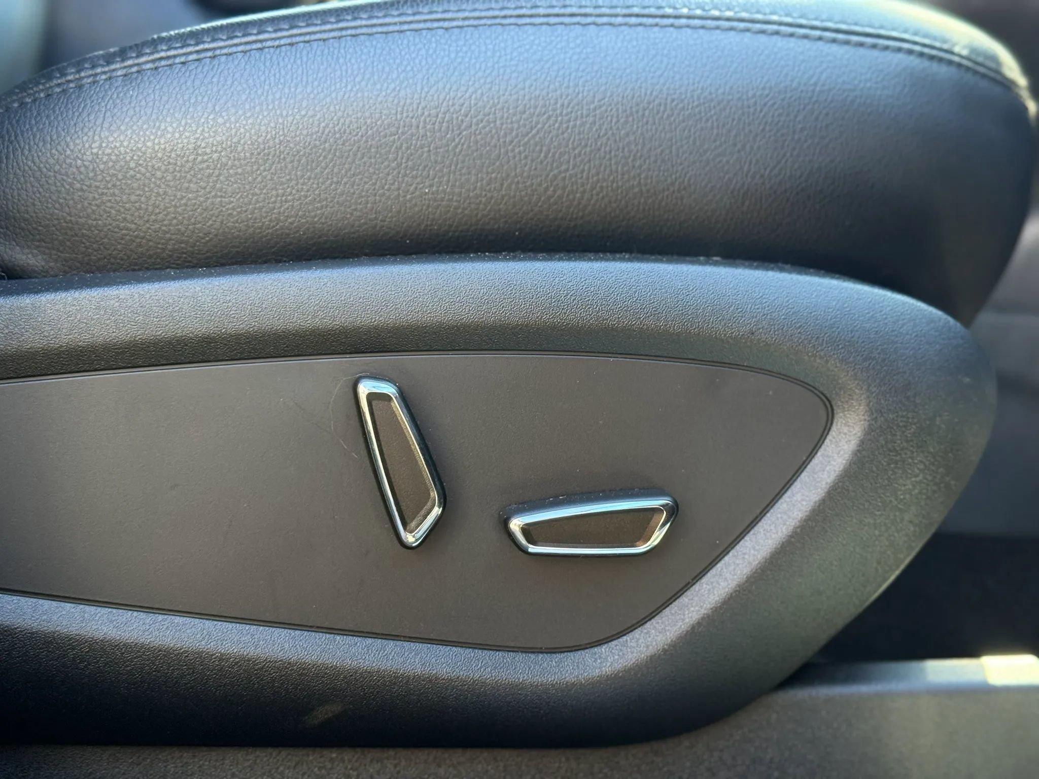 Used 2017 Lincoln MKC Premiere image 45