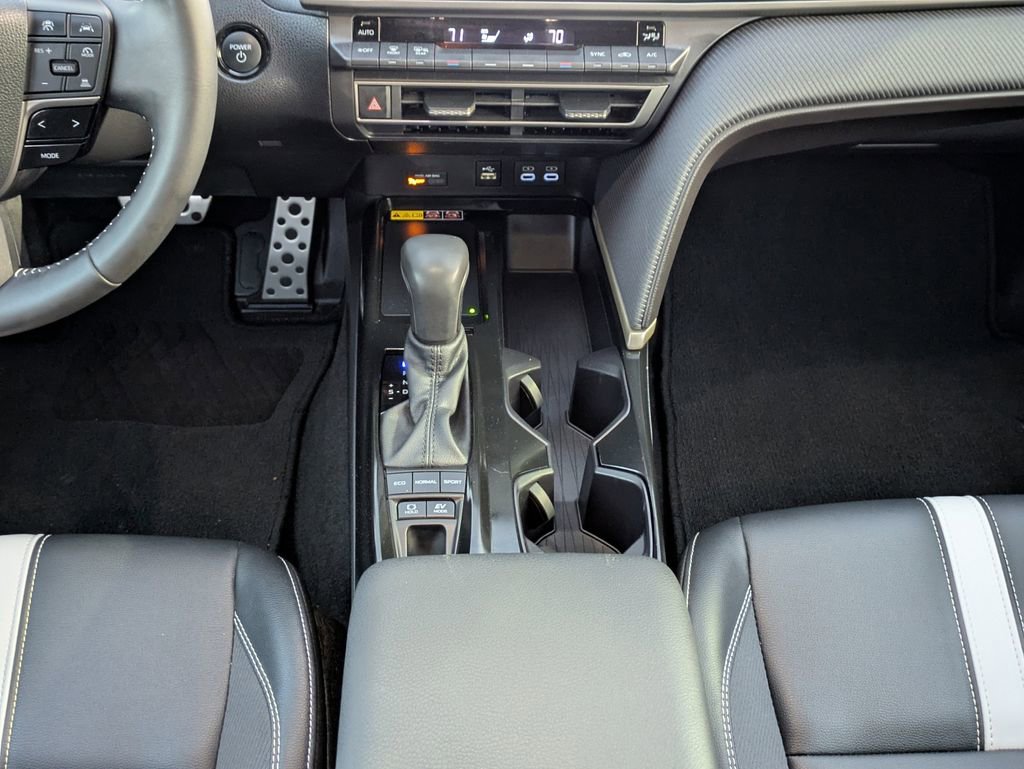 Certified 2025 Toyota Camry SE w/ Convenience Package image 19