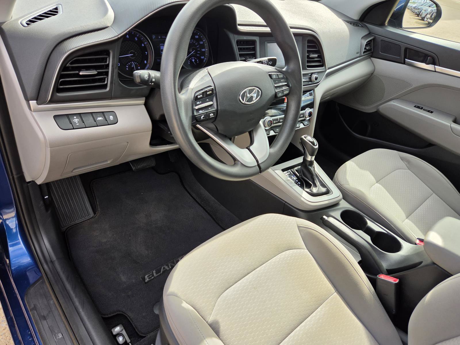 Used 2020 Hyundai Elantra SE FWD image 16