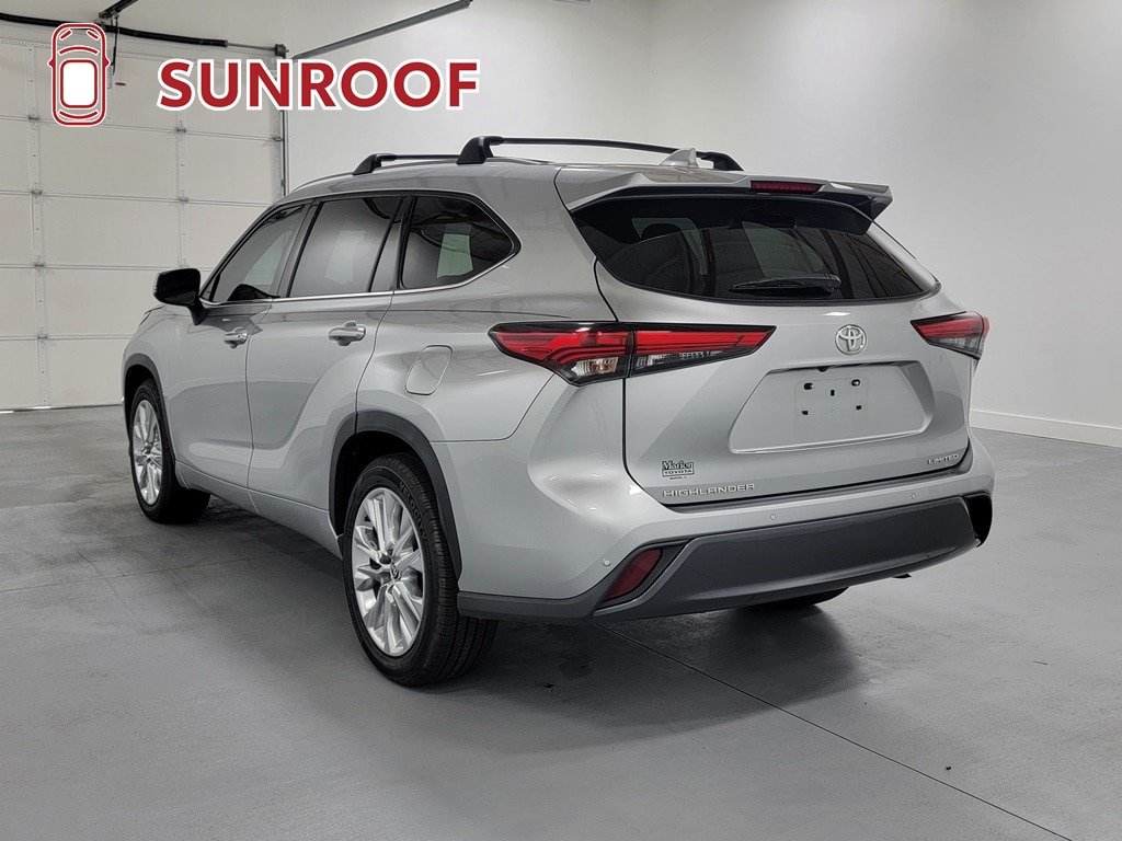 Used 2022 Toyota Highlander Limited FWD image 6