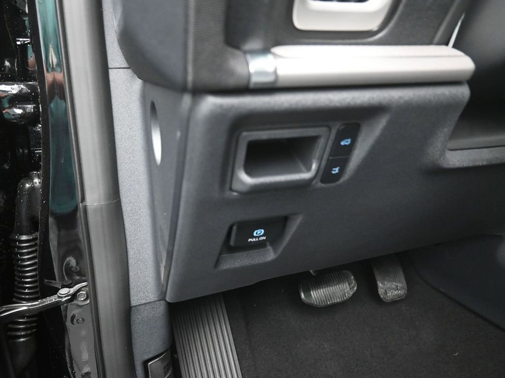 New 2025 Ford Expedition Active image 13