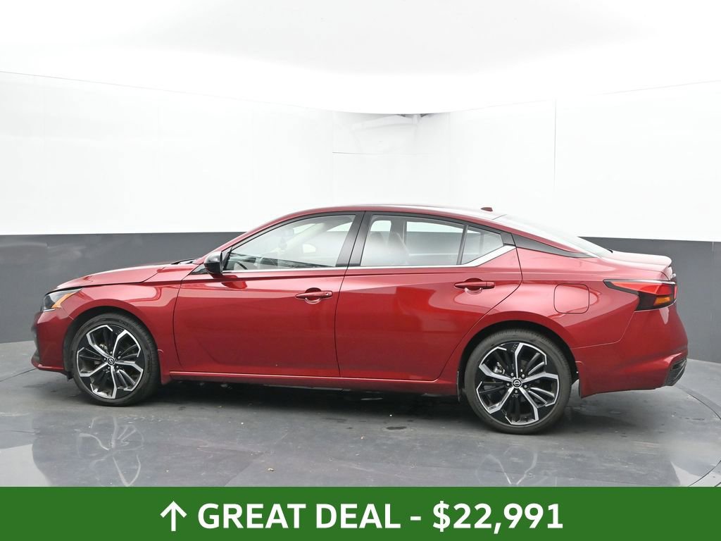 Used 2024 Nissan Altima 2.5 SR w/ SR Premium Package image 9