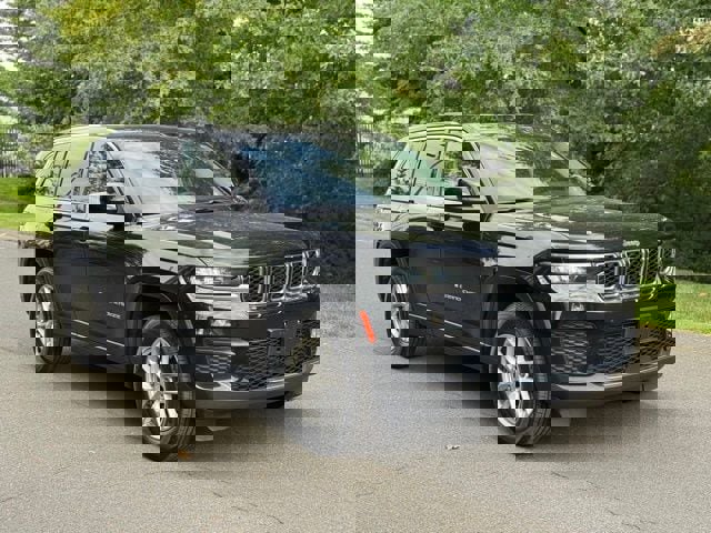 Certified 2023 Jeep Grand Cherokee Laredo AWD/4WD image 7