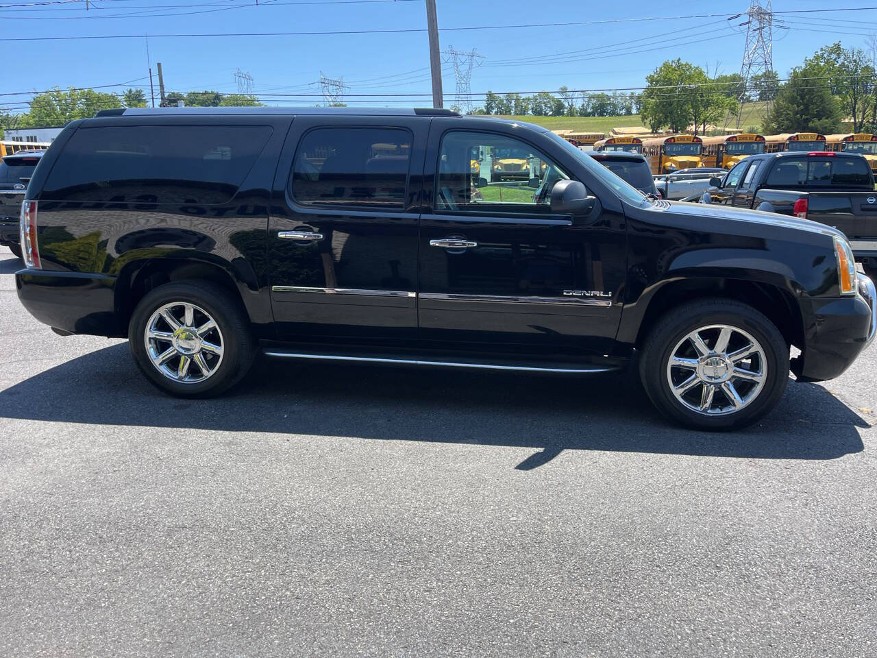 Used 2012 GMC Yukon XL Denali AWD/4WD image 5