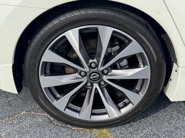 Used 2023 Nissan Maxima Platinum w/ Sport Mat Group FWD image 6