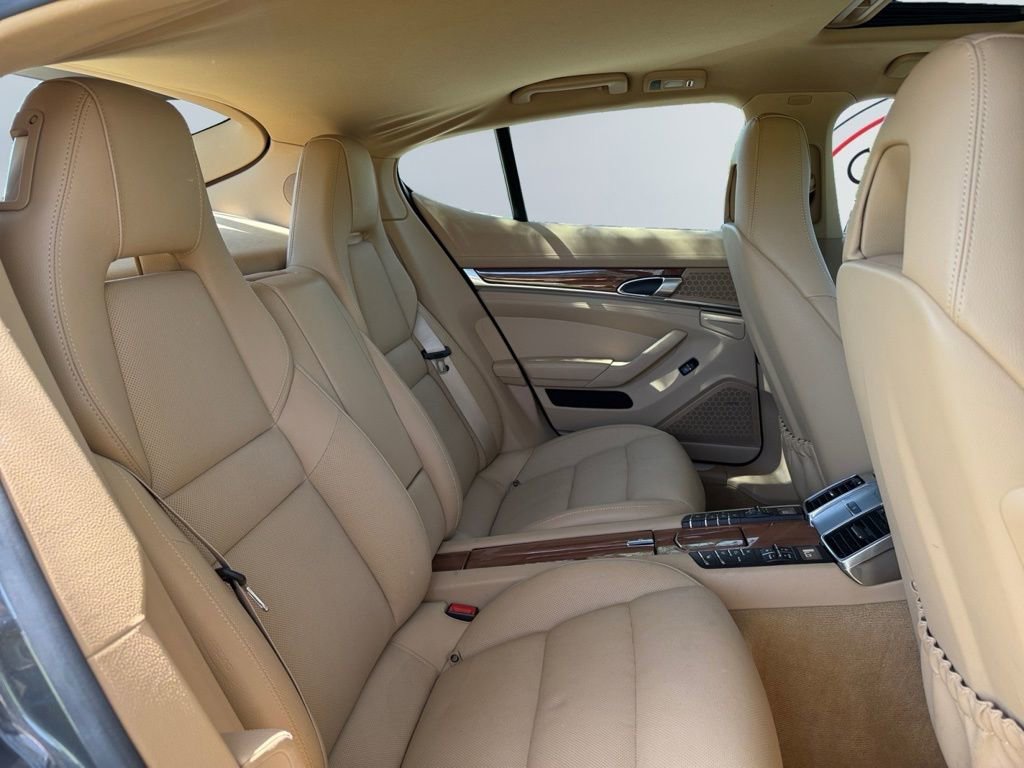Used 2014 Porsche Panamera RWD image 25