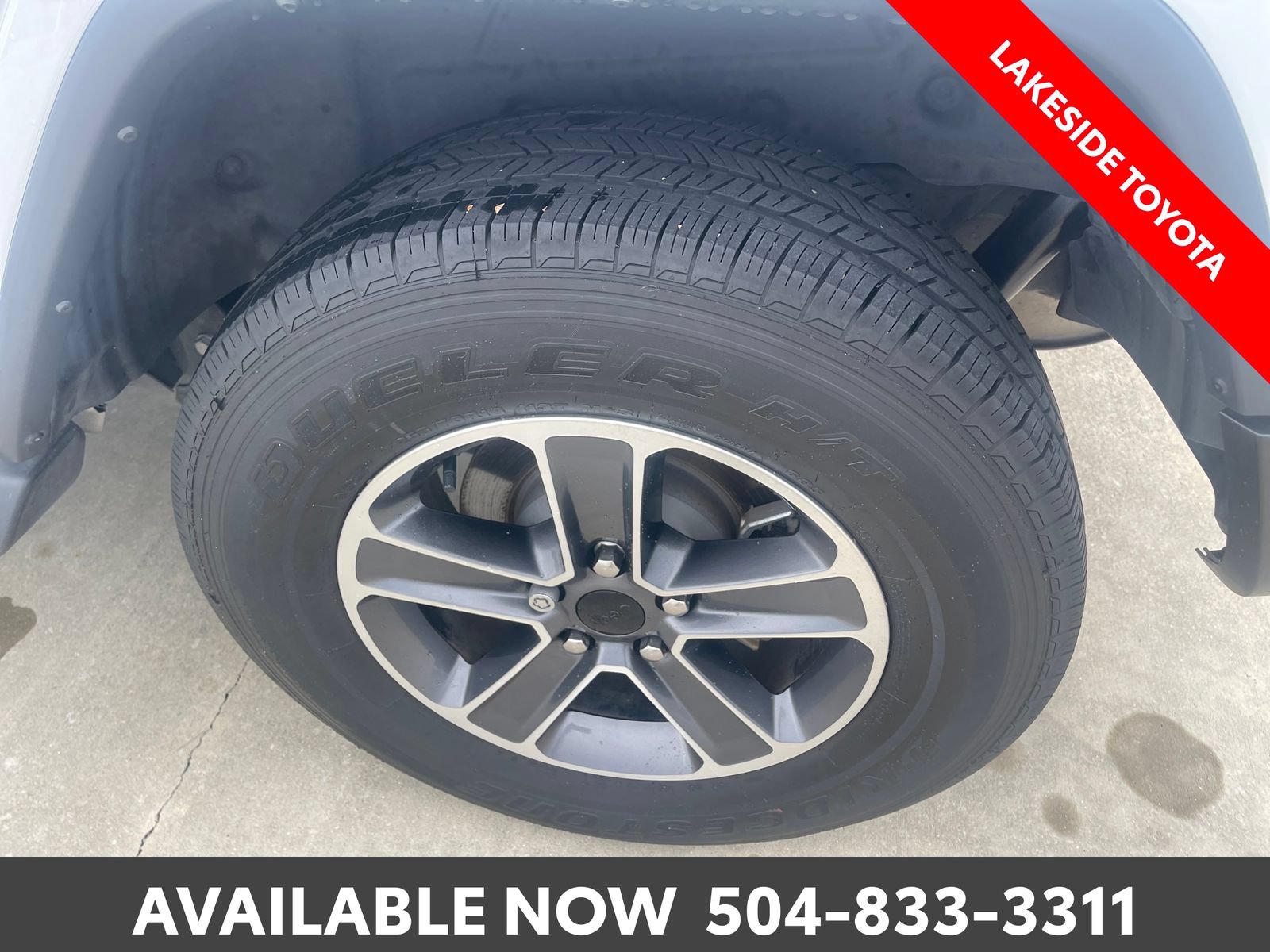 Used 2023 Jeep Wrangler Unlimited Sahara AWD/4WD image 12