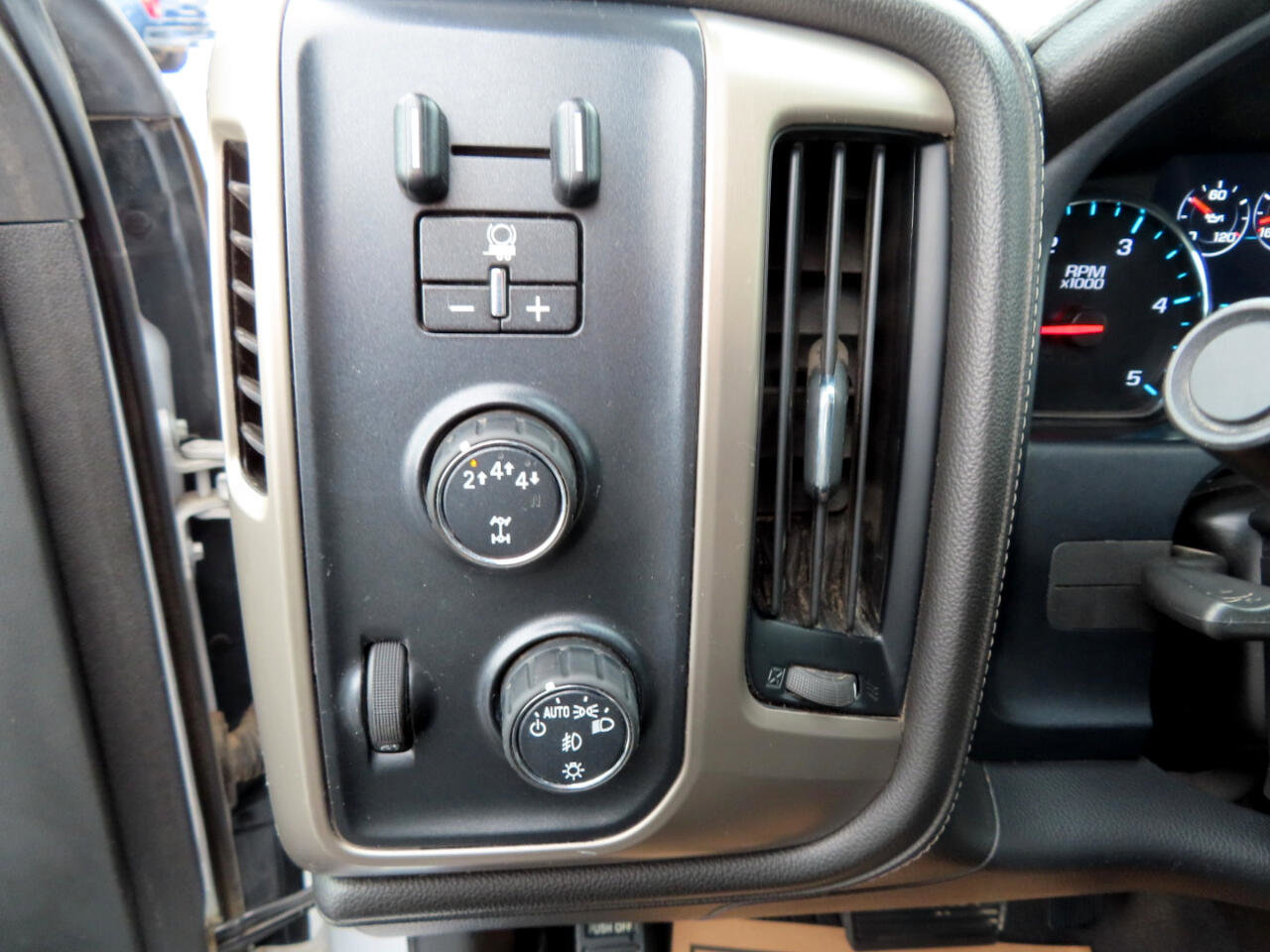 Used 2019 GMC Sierra 3500 Denali w/ Duramax Plus Package image 27