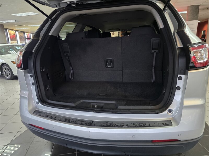 Used 2015 Chevrolet Traverse LT w/ Style and Technology Package FWD image 35