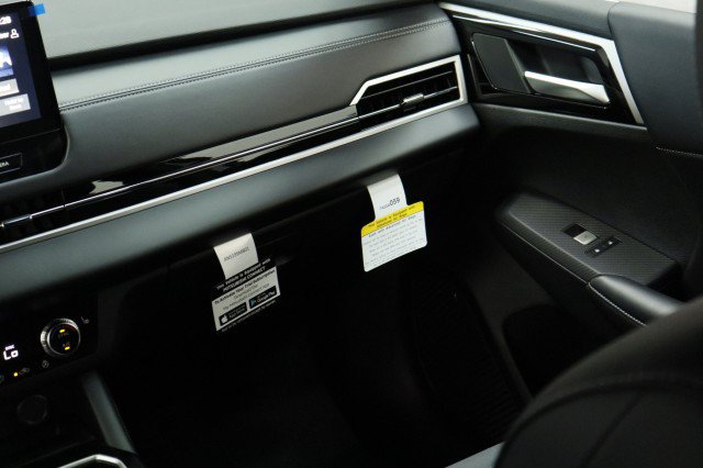 New 2026 Mitsubishi Outlander LE FWD image 21