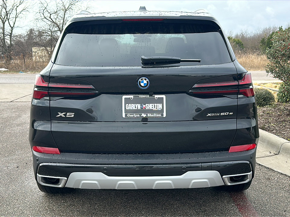 New 2026 BMW X5 xDrive50e image 7