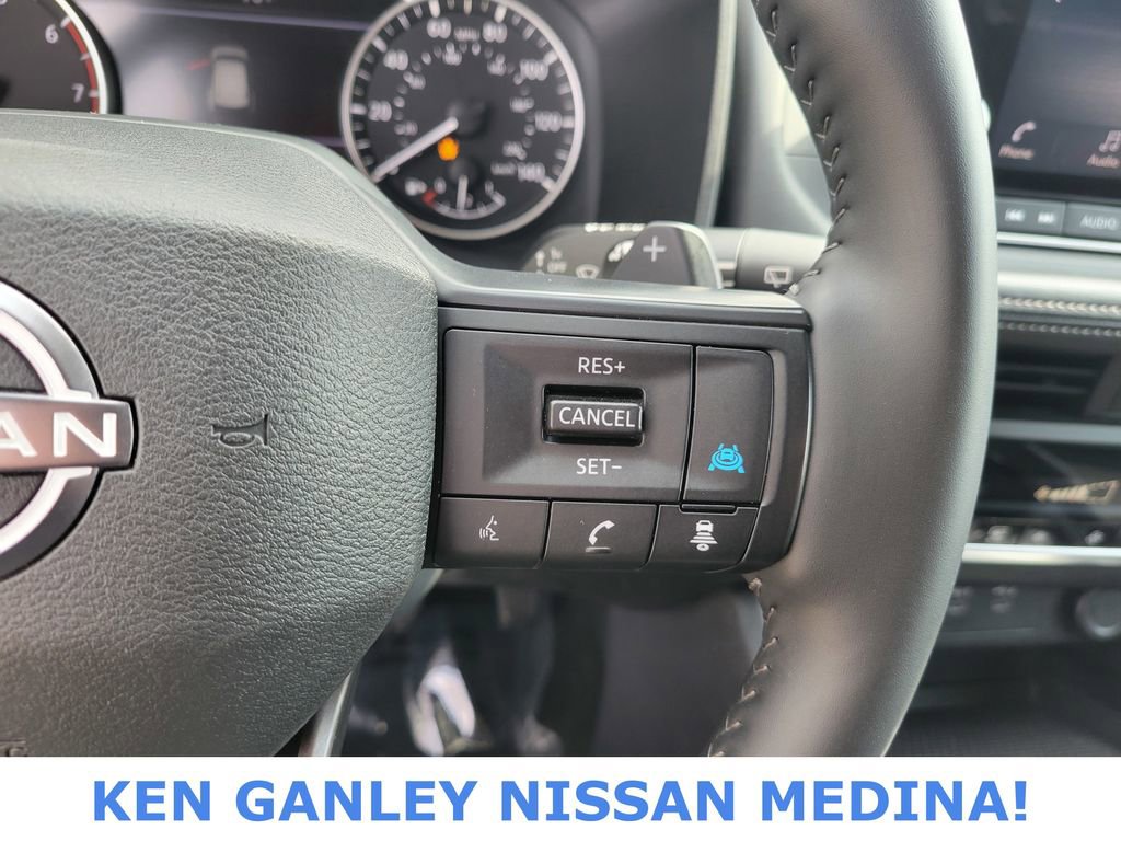 Certified 2025 Nissan Rogue SV AWD/4WD image 31