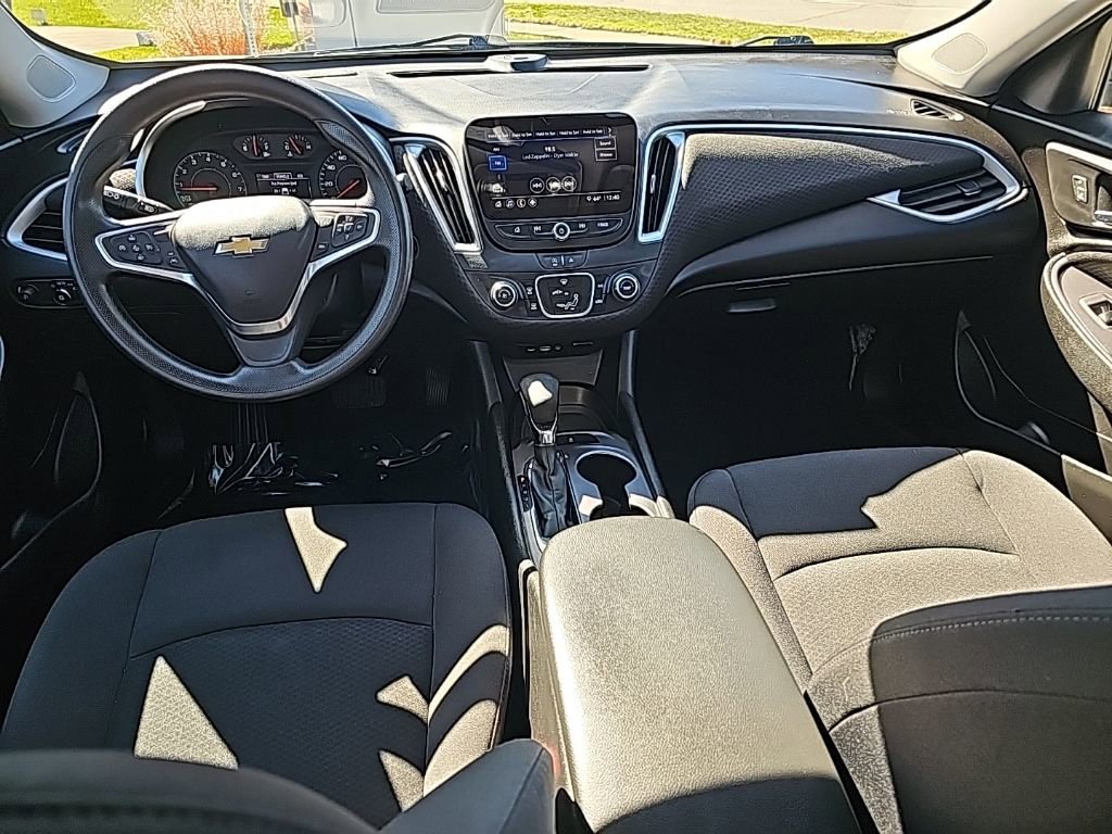 Used 2023 Chevrolet Malibu LS image 3