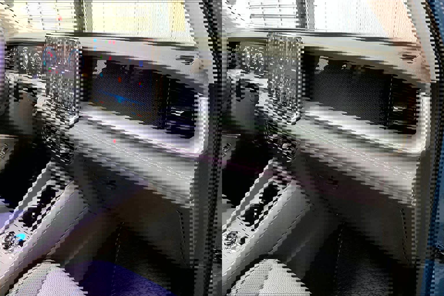 New 2026 Volkswagen Tiguan SE image 28