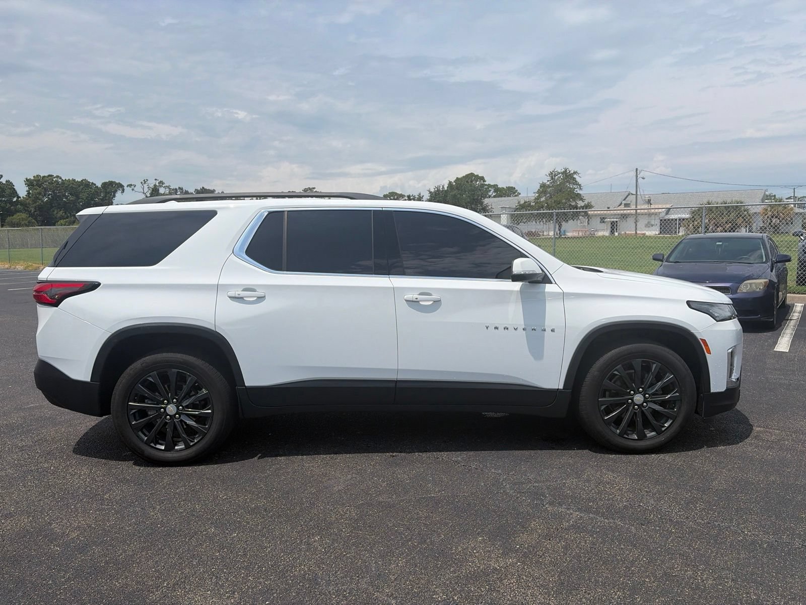 Used 2023 Chevrolet Traverse LT AWD/4WD image 8