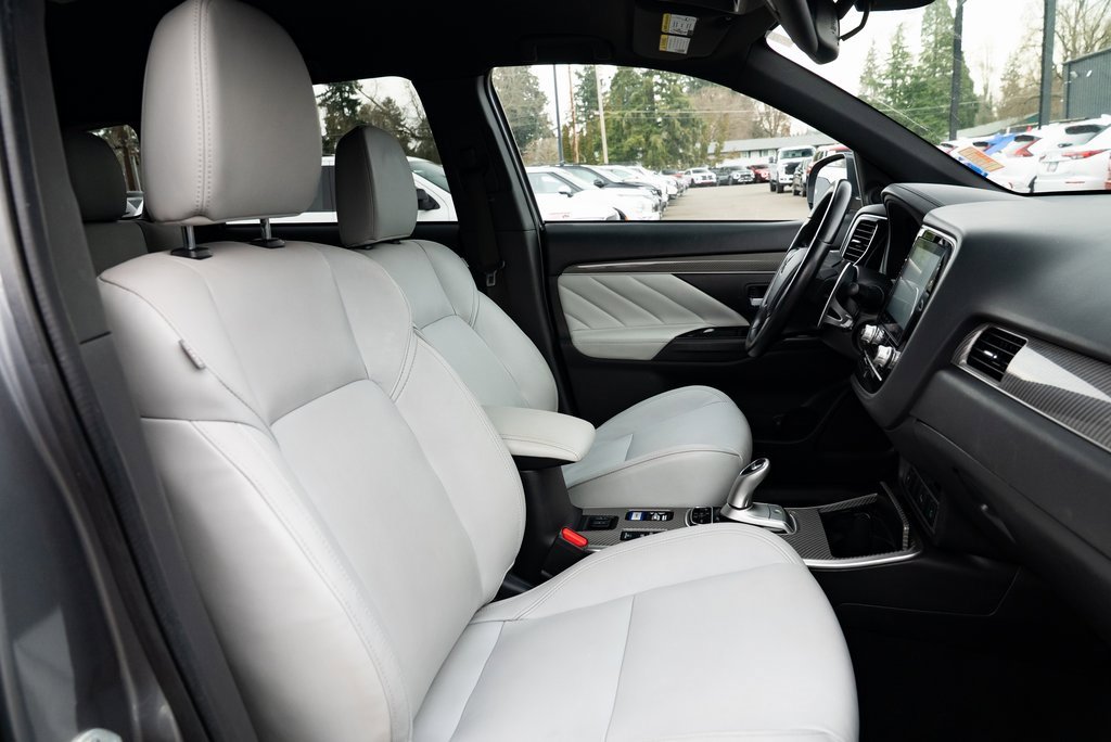 Used 2022 Mitsubishi Outlander LE image 24