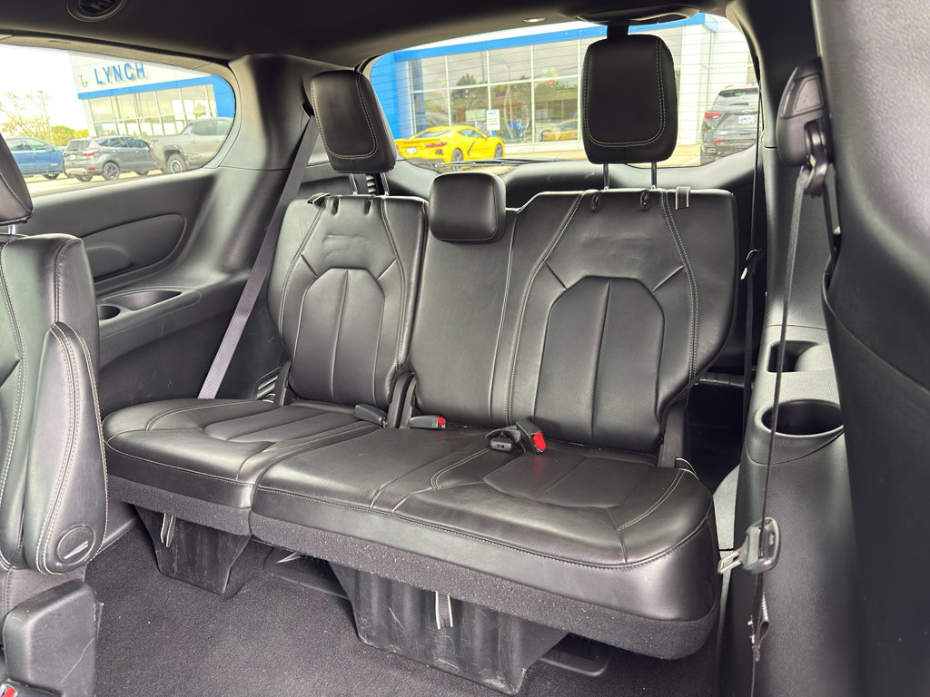 Used 2025 Chrysler Pacifica Select FWD image 35
