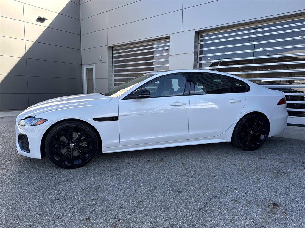 Used 2024 Jaguar XF R-Dynamic SE image 3