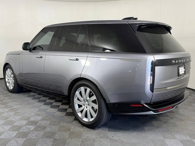 Used 2023 Land Rover Range Rover SE AWD/4WD image 4