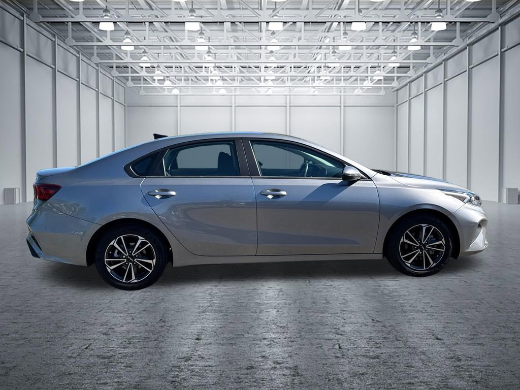 Used 2023 Kia Forte LXS w/ LXS Technology Package FWD image 8